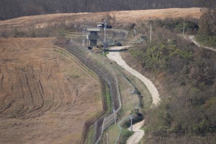 10 soldati nord coreeni au incercat sa treaca granita in coreea de sud fortele seulului au tras focuri de avertisment 67f5121cd29de