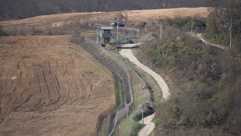 10 soldati nord coreeni au incercat sa treaca granita in coreea de sud fortele seulului au tras focuri de avertisment 67f5121cd29de