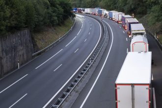 a fost semnat cel mai mare contract pentru un tronson de autostrada din romania de peste 66 miliarde de lei 67f79c4645e37