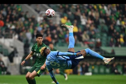 aaron boupendza a murit dupa ce a cazut de la etajul 11 al unui bloc din china ce variante sunt luate in considerare de politie 68009bf34d379