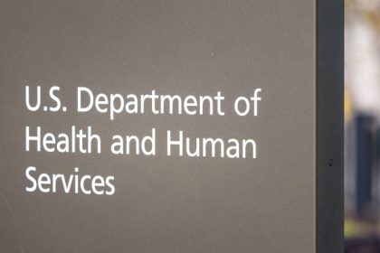 administratia lui trump concediaza 10 000 de angajati din departamentul sanatatii fda asa cum o cunosteam noi nu mai exista 67ecf1c26e9b5