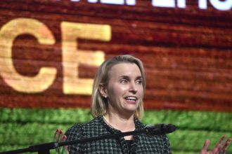 ambasadoarea americii de la kiev a fost rechemata de la post a fost numita de biden in mai 2022 67f89625d52aa