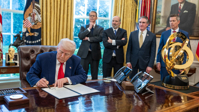 analiza frictiuni privind tarifele in echipa de consilieri miliardari de la casa alba cine a reusit sa castige increderea lui donald trump 67fbd4f94dd87