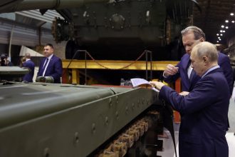 analiza tancurile lui putin s au impotmolit in ucraina rusii au pierdut echivalentul a 4 divizii iar fabricile de armament nu pot tine ritmul 67ecca34665dc