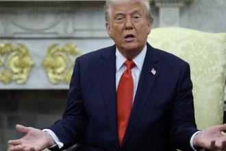 aproape jumatate dintre americani il considera pe trump un presedinte groaznic urmatorii patru ani vor fi un test sondaj 680dc5a9a05bf