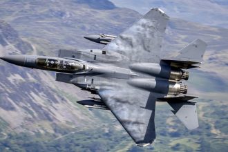 armata britanica a lansat lovituri impotriva rebelilor houthi din yemen in cadrul unei operatiuni comune cu statele unite 6811bfe8b7b4d