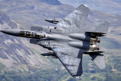 armata britanica a lansat lovituri impotriva rebelilor houthi din yemen in cadrul unei operatiuni comune cu statele unite 6811bfe8b7b4d