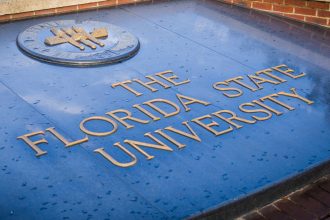 atac armat la universitatea din florida 6 oameni sunt in stare grava un suspect a fost retinut 680157e87a55f