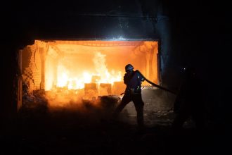 atacuri rusesti cu drone in zaporojie si harkov un mort si mai multi raniti in timp ce sua discuta noi sanctiuni impotriva moscovei 67eced58befb7