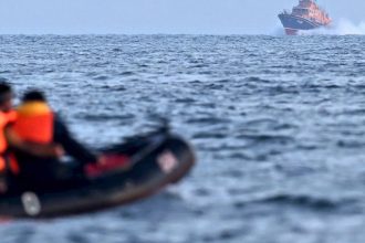 barci gonflabile pentru migranti vandute online cum a ajuns china in centrul unei anchete legate de traversarile ilegale spre europa 68054b3cb3700