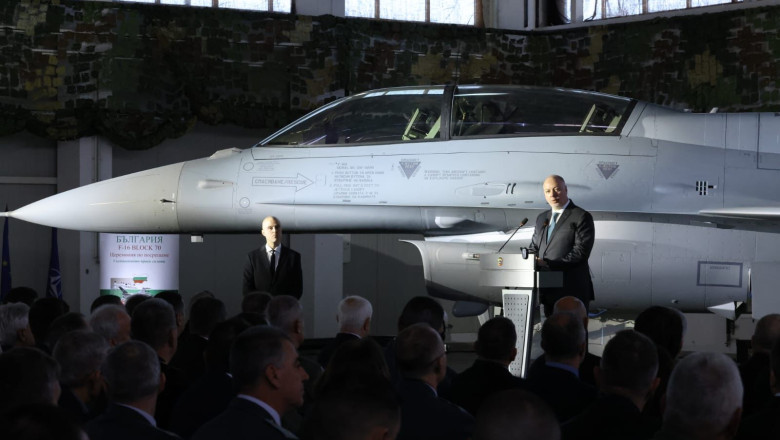 bulgaria a primit primul f 16 american achizitionat in cel mai mare contract militar din ultimii 35 de ani 67fbae4cb80c8