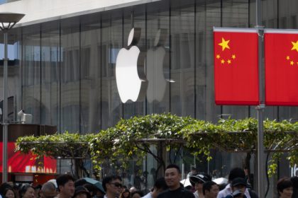 ca sa evite tarifele lui trump impuse chinei apple a decis sa transporte 600 de tone de telefoane cu avionul din india 67f7b7755a8be