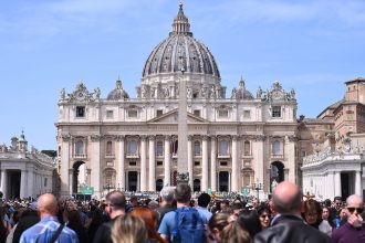 care sunt principalele atributii ale sefului bisericii catolice 6806579d1a591