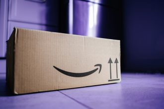 casa alba acuza amazon de act ostil si politic dupa ce a anuntat ca va afisa costul suplimentar al tarifelor langa pretul produselor 6810f65d14fa9