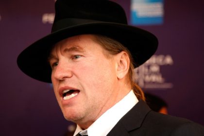 cauza oficiala a mortii actorului val kilmer starul din top gun si the doors a fost dezvaluita 67f8cf894c45d