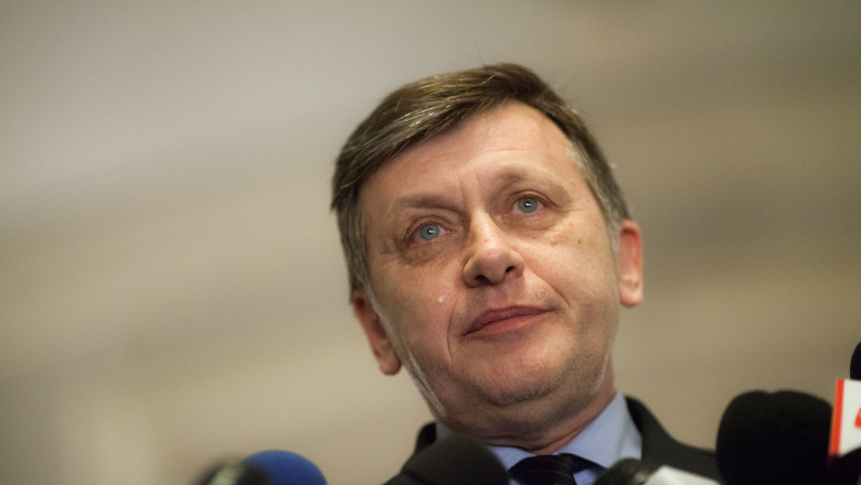 ce spune prietenul lui crin antonescu din cauza caruia a fost chemat la securitate 67ff5f512f477