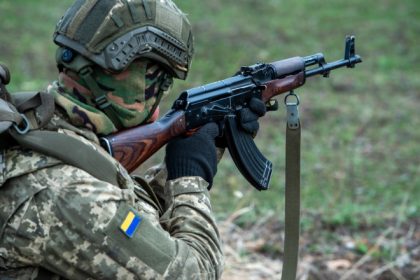 cei buni cei rai si urlatorii un britanic care a luptat pentru ucraina vorbeste despre atitudinile voluntarilor de pe front 67f256852c4e1