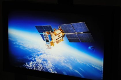 centrele de date s ar putea muta pe luna sau pe orbita pamantului intrebarea este cand va fi gata un lansator adaptat 67fc8981d0bf2