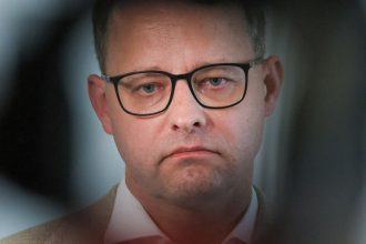 dat in urmarire pentru coruptie un fost ministru adjunct polonez a fost numit la conducerea unui institut din ungaria 680dae2dcd862