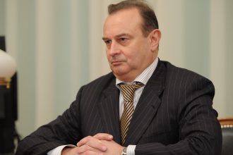 de la agent kgb si proxenet la aristocrat de monaco cum s a transformat un spion rus in magnat european 67f0abf107f2c