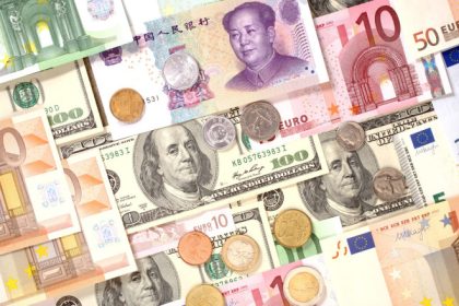 dolarul traditionalul refugiu al investitorilor a scazut fata de principalele valute internationale yuanul la un minim istoric 67f58bfc6408a