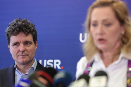 elena lasconi il ataca pe nicusor dan nu i poate spune te iubesc propriei sale fiice cum ar putea uni un popor reactia edilului 67f6da707d4de