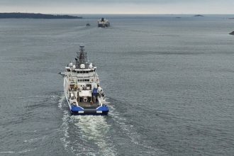 estonia a confiscat in marea baltica un petrolier care face parte din flota fantoma a rusiei nava nu avea pavilion 67f94f44e3c71