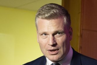 eurodeputatul ceh filip turek fost pilot de curse este anchetat dupa ce a postat imagini in care conduce cu peste 200 km h 6808b7cca79ac