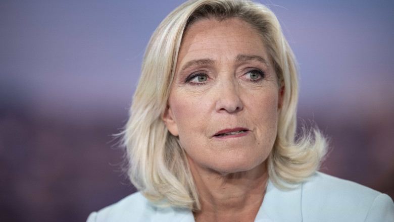 extrema dreapta franceza organizeaza proteste dupa ce marine le pen a fost condamnata la patru ani de inchisoare 67ebf3bba31ad