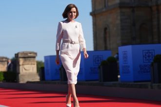 fake news distribuit masiv pe retelele sociale despre tinutele de zeci de mii de euro ale maiei sandu 6808912139b10