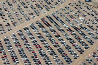 fiecare masina din statele unite este pe cale sa devina mai scumpa poate chiar cu 15 000 de dolari este doar matematica 67f275e9b68f1