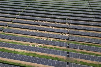 foto a fost finalizat cel mai mare parc fotovoltaic finantat prin pnrr de ministerul energiei 6810e6e214bb0