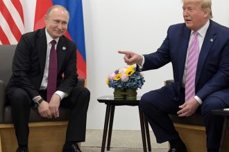 foto artistul rus care a facut portretul presedintelui sua dezvaluie ce a vrut sa transmita tabloul un cadou de la putin pentru trump 6807c53889f12