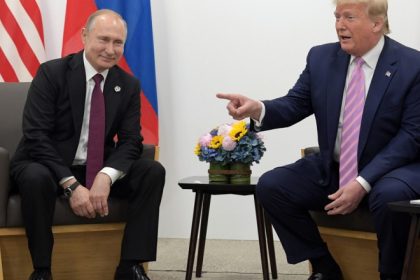 foto artistul rus care a facut portretul presedintelui sua dezvaluie ce a vrut sa transmita tabloul un cadou de la putin pentru trump 6807c53889f12