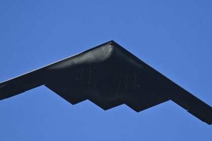 foto demonstratie de forta a sua pentru iran sase bombardiere strategice b 2 trimise pe o insula din oceanul indian 67ee1a8c3c8c9