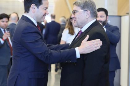 foto emil hurezeanu s a intalnit cu secretarul de stat al sua marco rubio la bruxelles 67efc9c492875