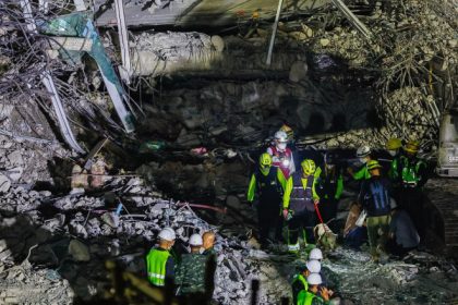 galerie foto bilantul mortilor dupa cutremurul puternic din myanmar a depasit 3 000 imagini dramatice la sase zile de la tragedie 67ee4130707e9