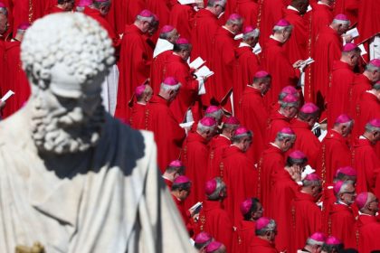 galerie foto cardinalii se intalnesc la roma pentru stabilirea conclavului cine participa si cum va avea loc votul 680f33364f6f9
