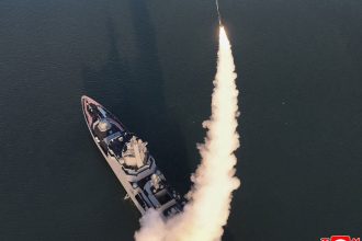 galerie foto coreea de nord a testat primele rachete de croaziera de pe noua sa nava de razboi din clasa choe hyon acum vrea sa cumpere un submarin 6811dd3490d9b