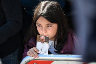 galerie foto inmormantarea papei francisc in cele mai impresionante imagini 680cdc5af3fa8