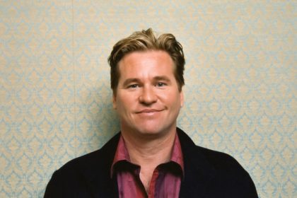 galerie foto val kilmer a murit la varsta de 65 de ani actorul a fost cunoscut pentru rolul din batman si cel al lui iceman din top gun 67ecca308c749
