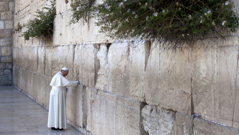 guvernul netanyahu a postat din greseala un mesaj de condoleante pentru papa francis apoi l a sters 6808938204f9d