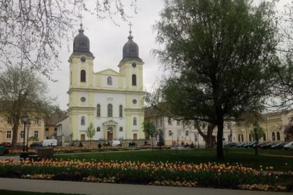 in arhieparhia de alba iulia si fagaras clopotele tuturor bisericilor catolice vor fi trase zilnic pana la funeraliile papei francisc 6807319184cc7