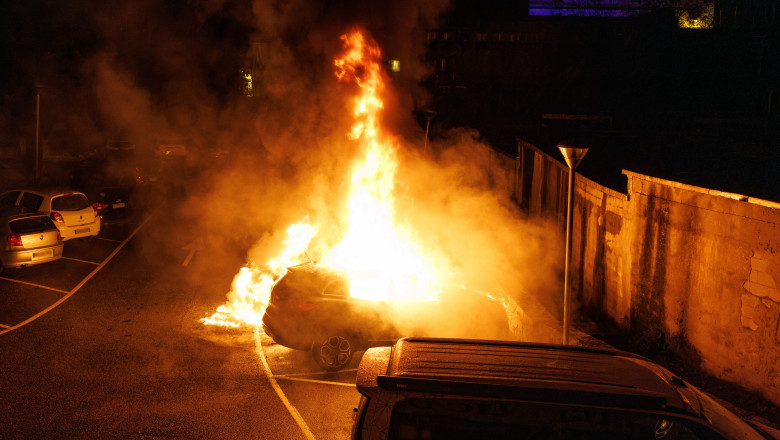 inca o inchisoare din franta a fost atacata trei masini incendiate in fata penitenciarului 67ff7fa51c98a