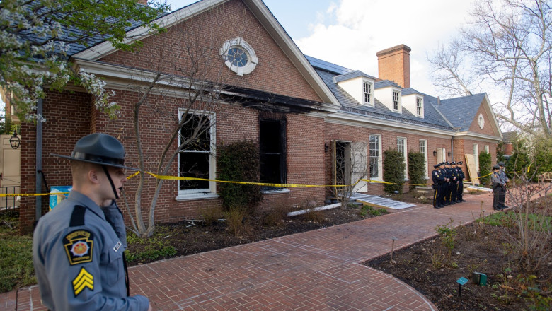 incendiu provocat la locuinta unei figuri importante a partidului democrat din sua josh shapiro era in casa careia i a fost dat foc 67fc9d60c6b7d
