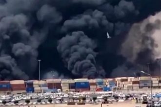 iranul acuza neglijenta pentru explozia din cel mai mare port de containere al tarii in timp ce numarul mortilor a ajuns la 70 6810b7113d022