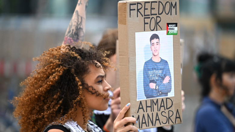 israelul elibereaza un palestinian arestat pe cand avea 13 ani a stat 10 ani in inchisoare dupa o condamnare controversata 67f8bf212ced5