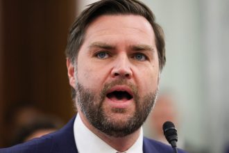 jd vance spune ca ucraina nu va castiga si avertizeaza ca prelungirea razboiului poate duce la un conflict nuclear 681074495f6cb