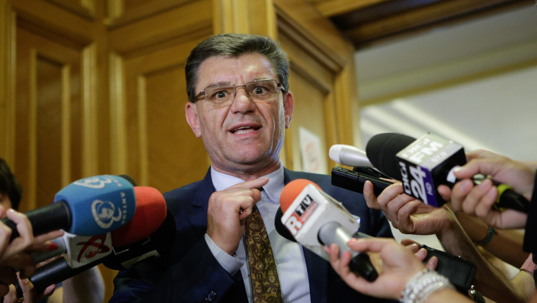 liderul deputatilor sos dumitru coarna si a dat demisia din grupul parlamentar dupa ce sosoaca a blestemat electoratul suveranist 67ebc0894892e