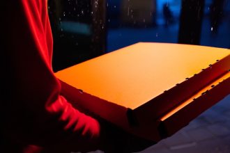 livrarea de pizza a devenit un mod de amenintare a judecatorilor americani care i se opun lui donald trump cum functioneaza strategia 6805e3946c867